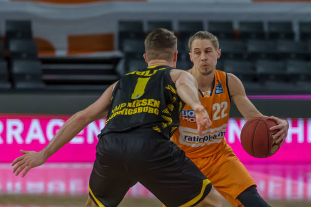 入半决赛 入半决赛