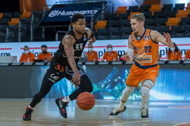 赛未引入V 赛未引入V